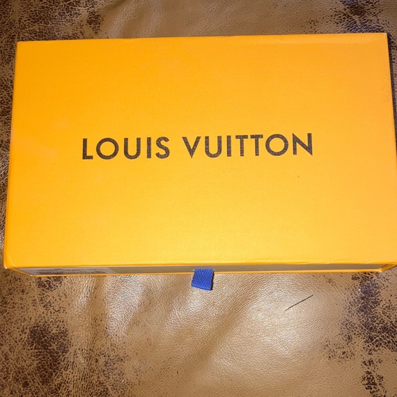 Louis Vuitton Wallet Box with Blue LV Ribbon 8 1/2 x 5 1/2 x 2 - Picture 4 of 6